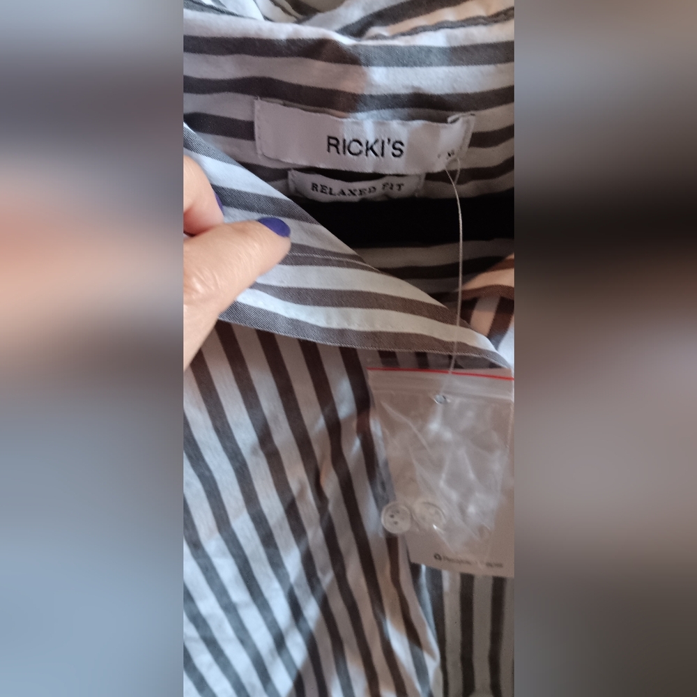 Rick's striped button down - Picture 3 of 4